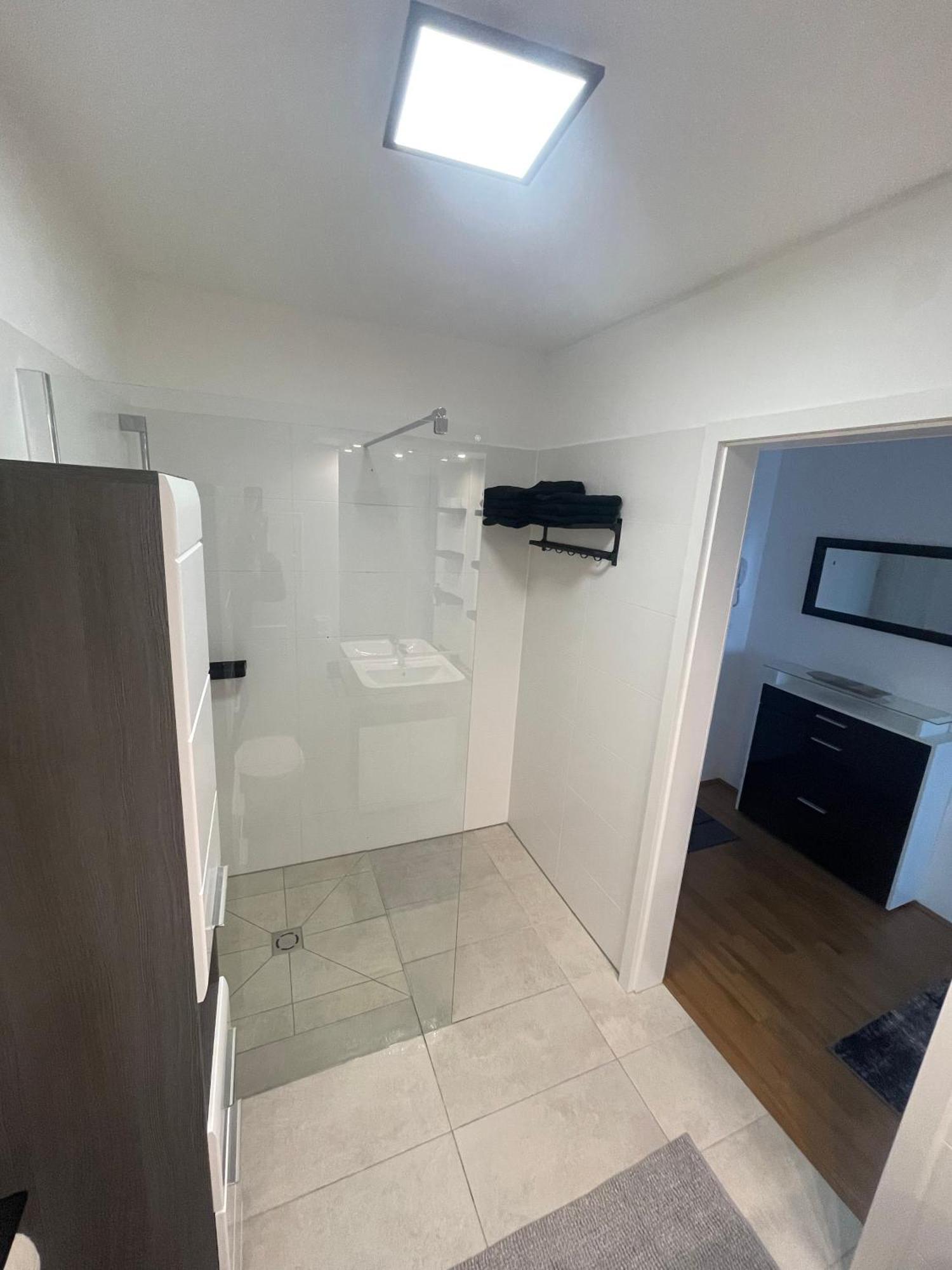 Luxusapartment Mit 40 Qm Terrasse, E-Parkplatz Und Parkplatz Γκρατς Εξωτερικό φωτογραφία